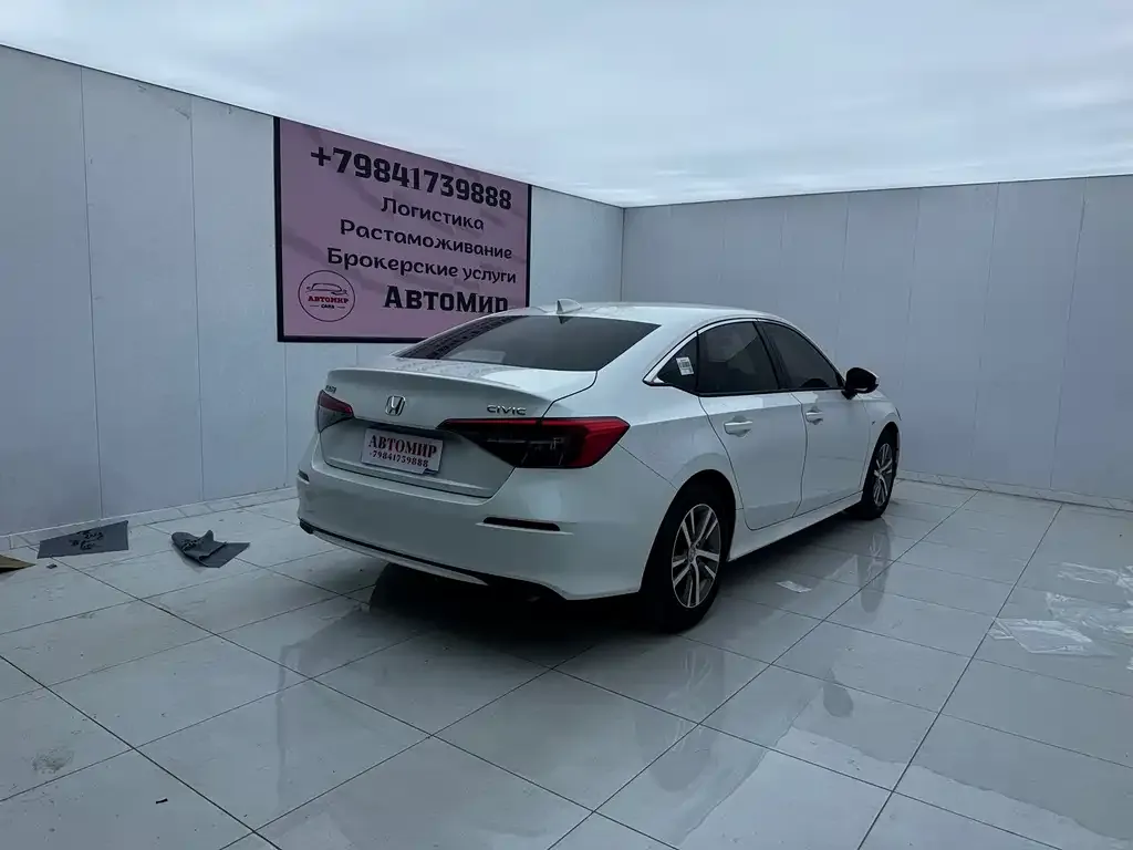 Honda Civic — фото 10