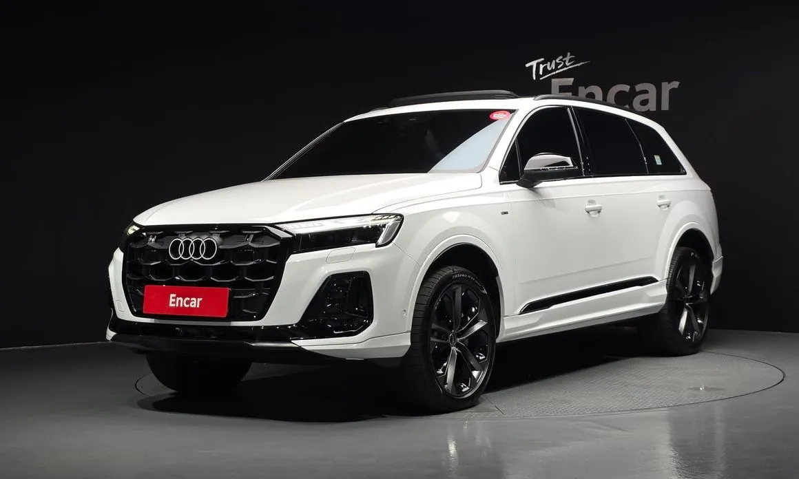 Audi Q7 — фото 1
