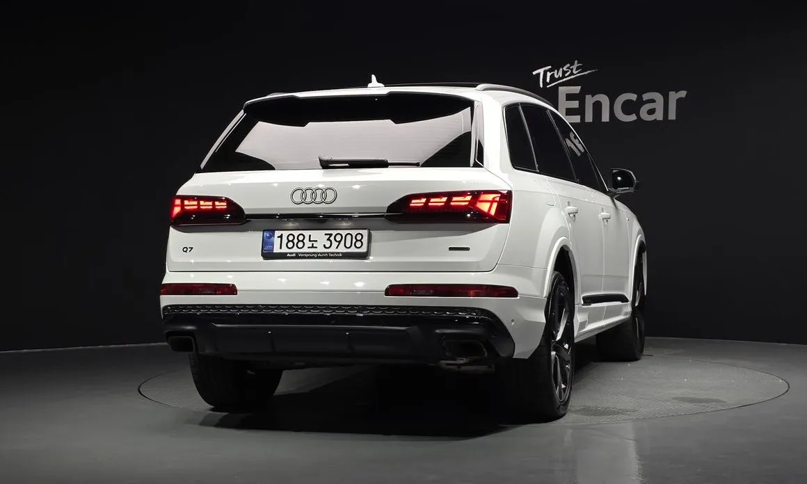 Audi Q7 — фото 5