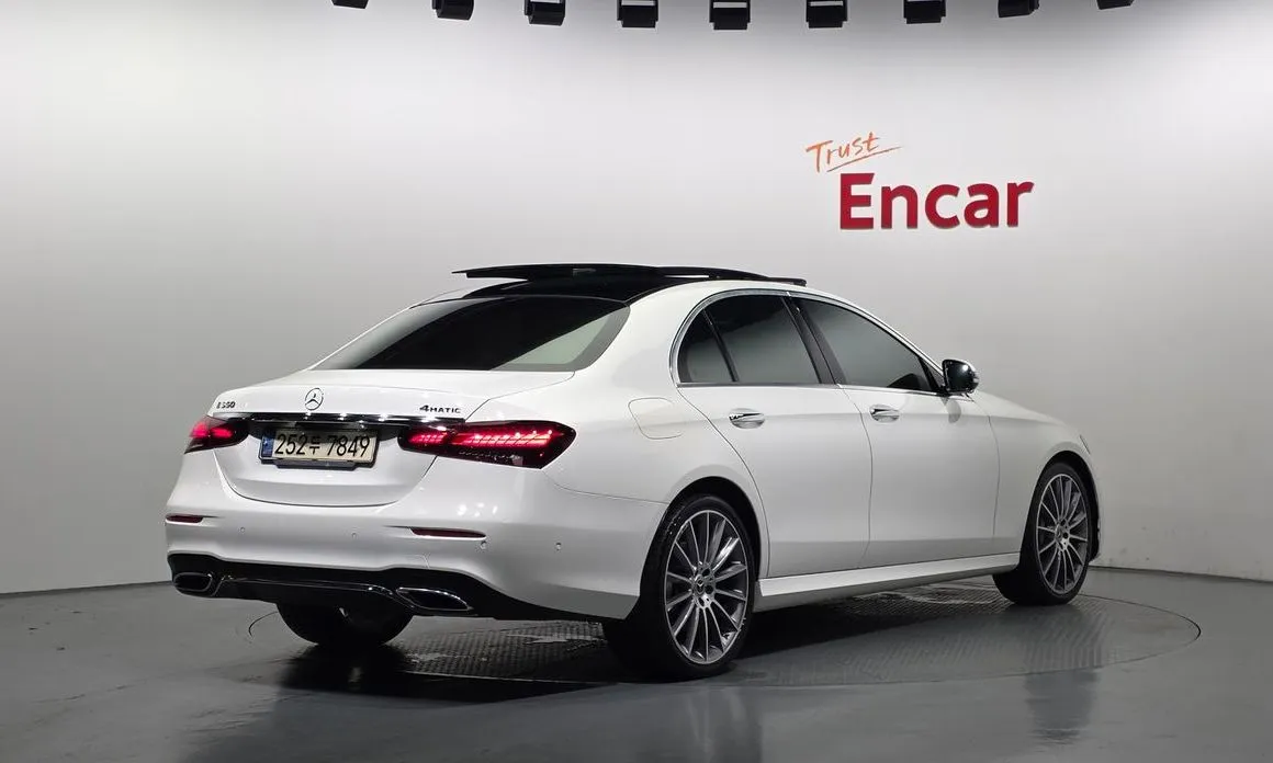 Mercedes-Benz E-Class — фото 2