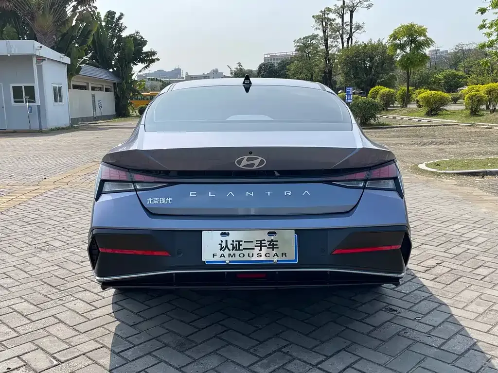 Hyundai Elantra — фото 3