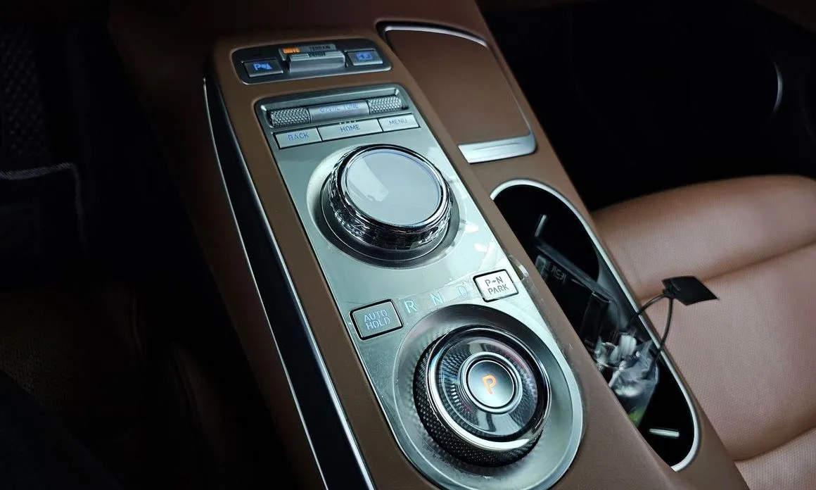 Genesis GV70 — фото 10