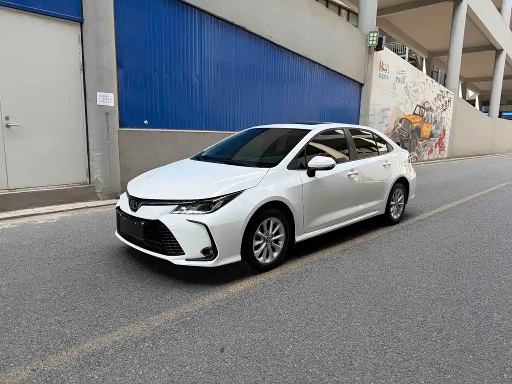 Toyota Corolla — фото 1