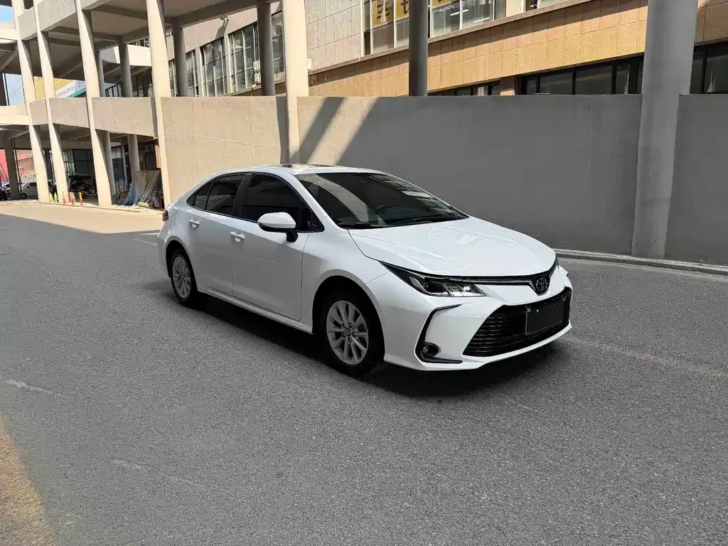 Toyota Corolla — фото 3