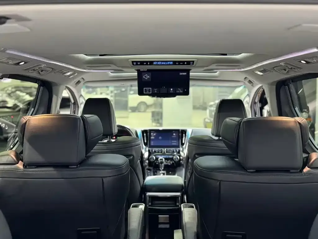 Toyota Vellfire — фото 9