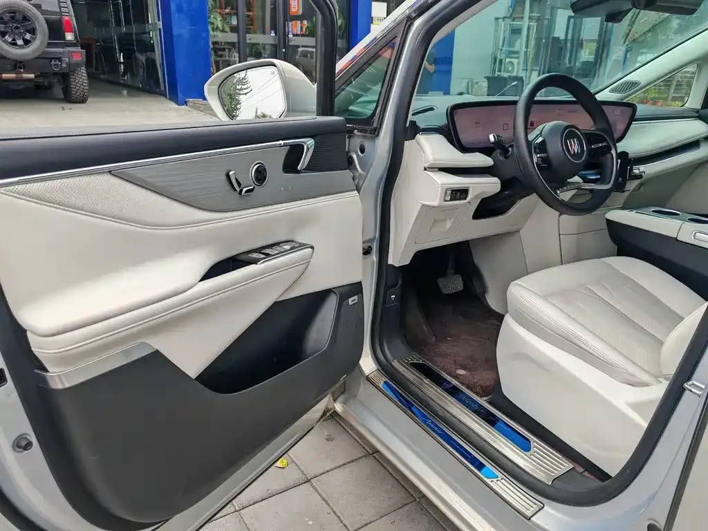 Buick GL8 Hybrid — фото 4
