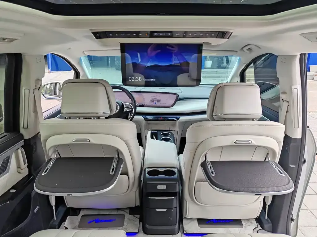Buick GL8 Hybrid — фото 2