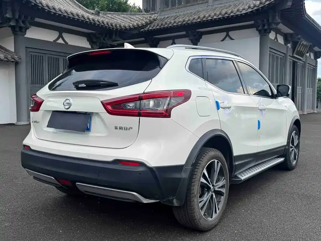 Nissan Qashqai — фото 9