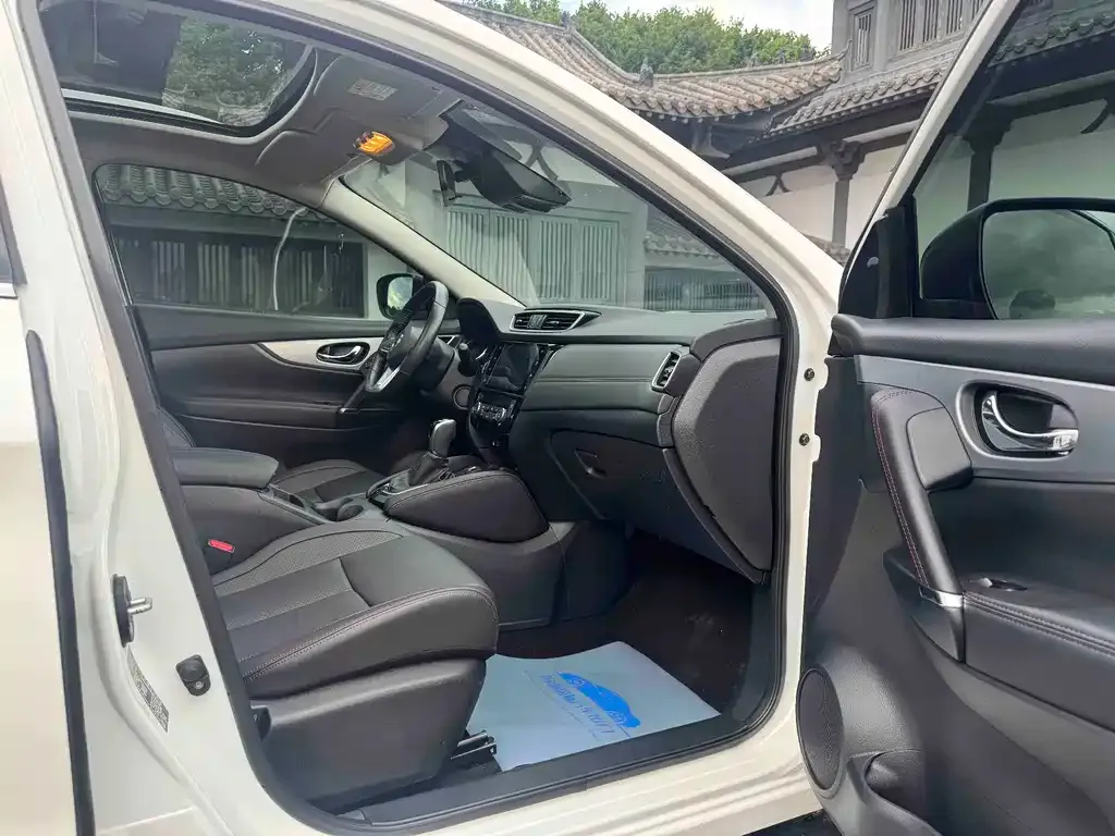 Nissan Qashqai — фото 7
