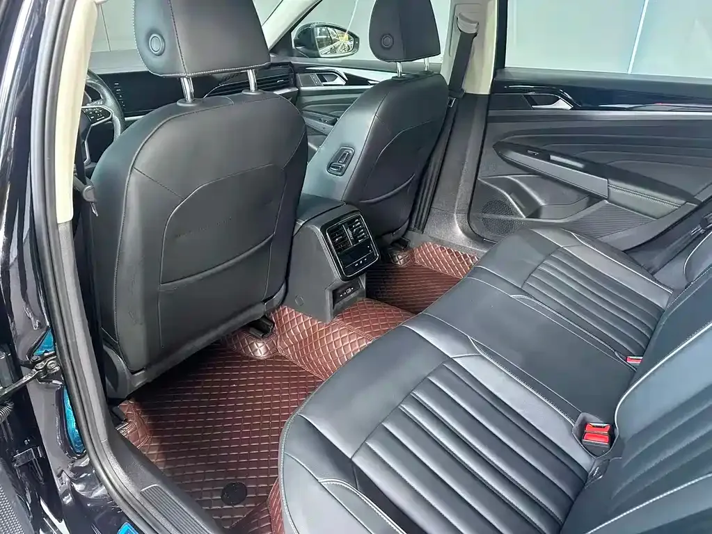 Volkswagen Passat — фото 9