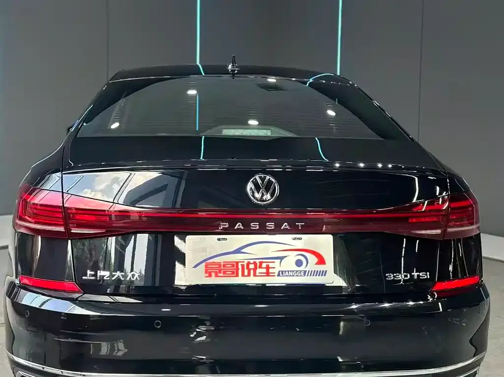 Volkswagen Passat — фото 10