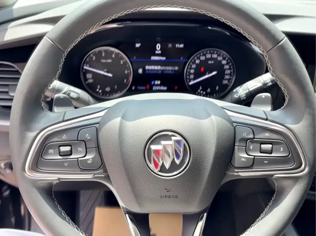 Buick Envision Plus — фото 3