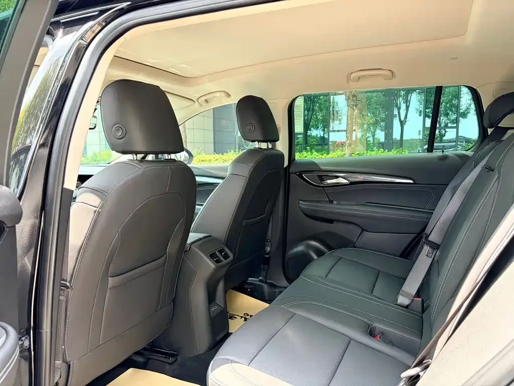 Buick Envision Plus — фото 2