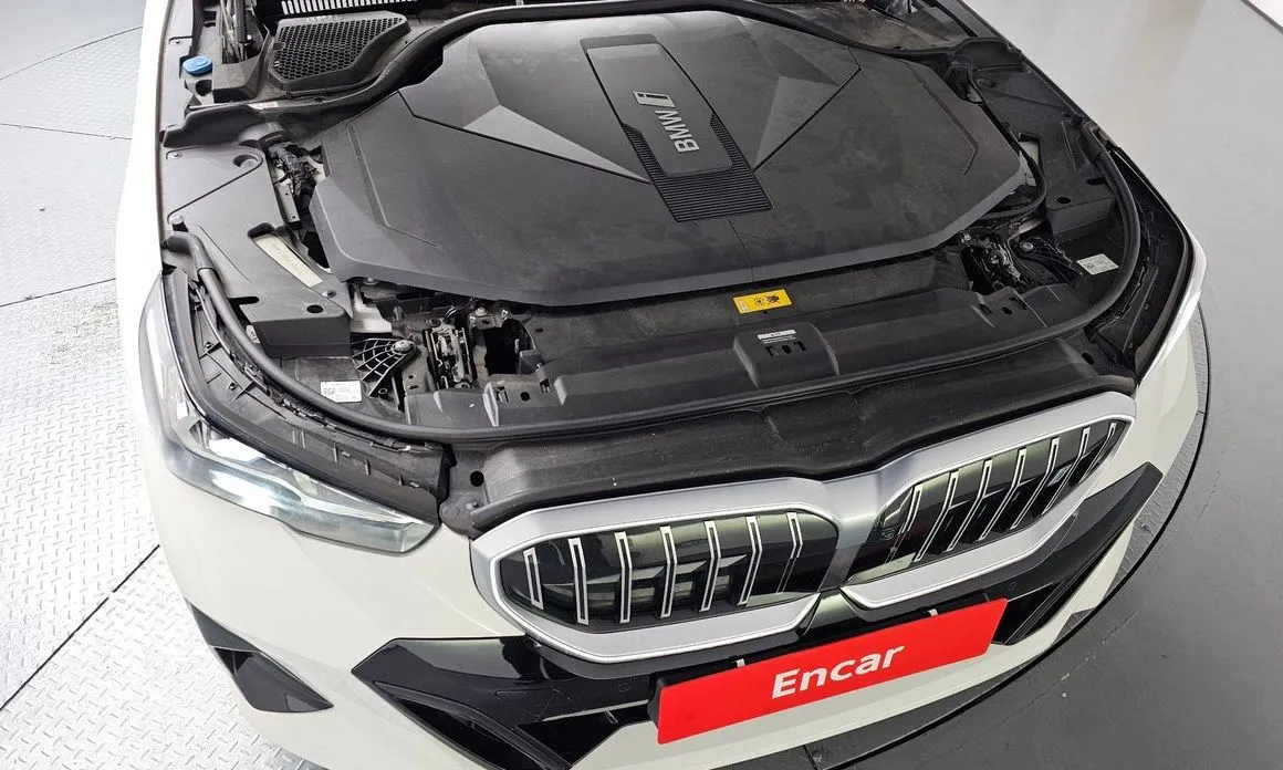 BMW i5 — фото 8