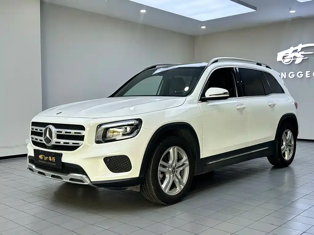 Mercedes-Benz GLB — фото 1