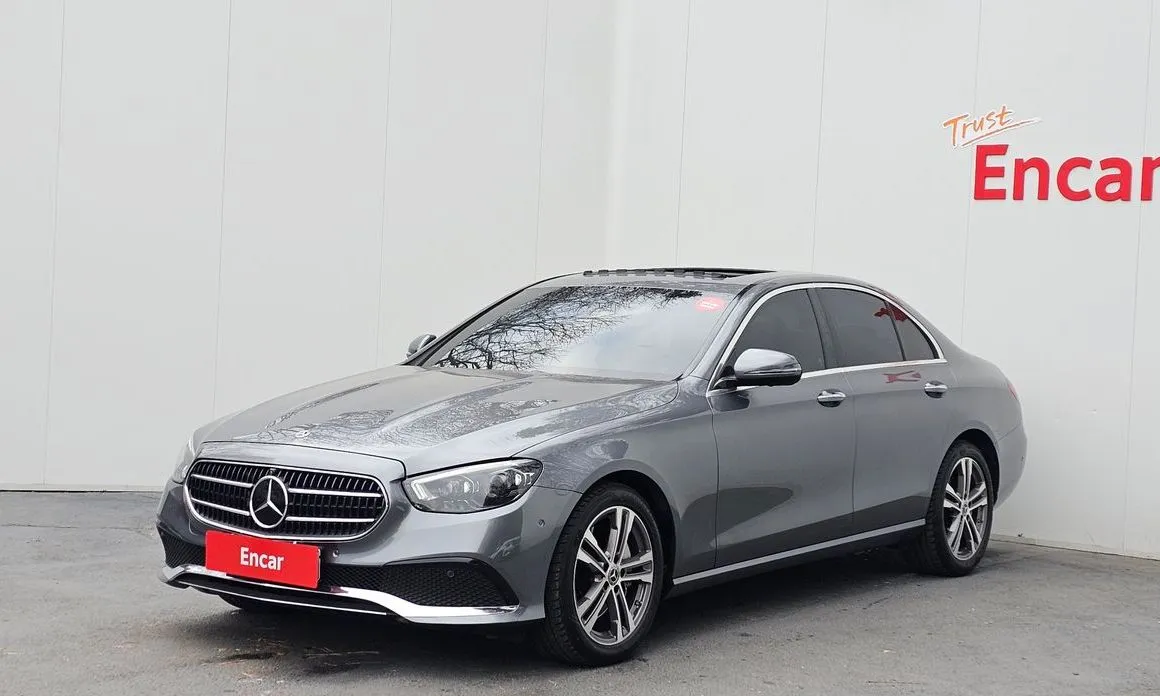 Mercedes-Benz E-Class — фото 1