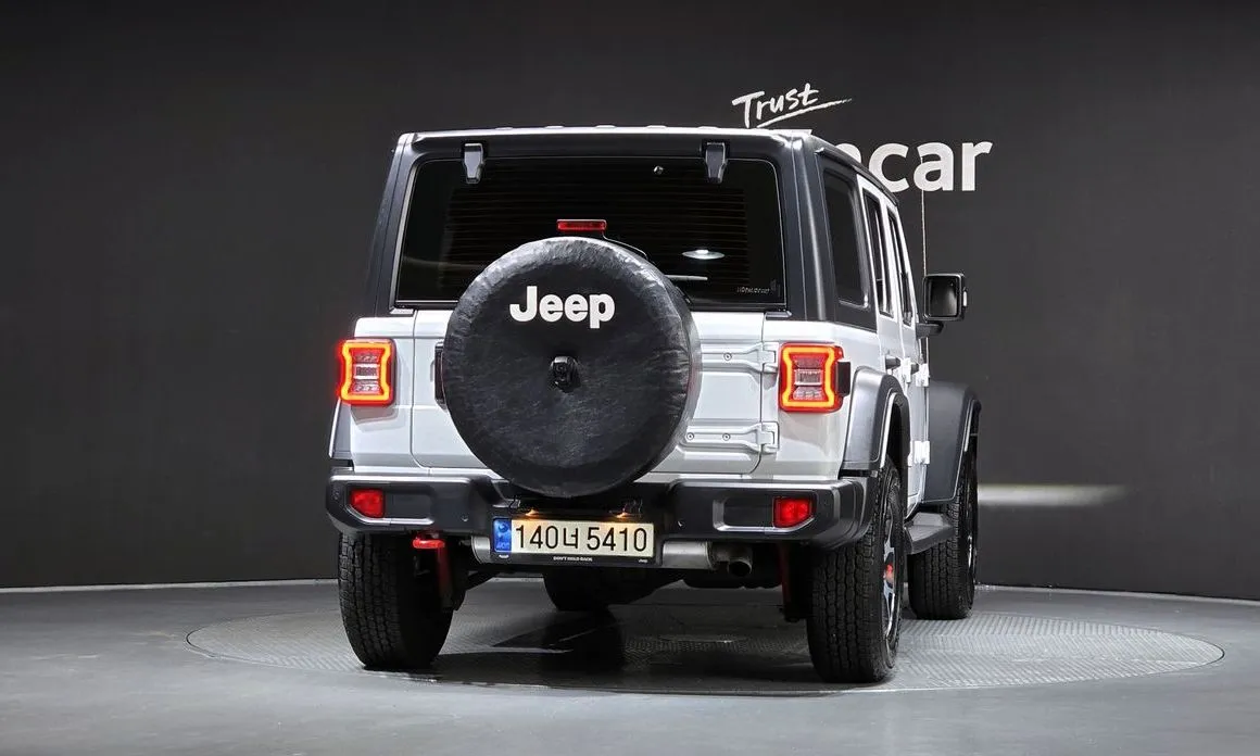 Jeep Wrangler — фото 6