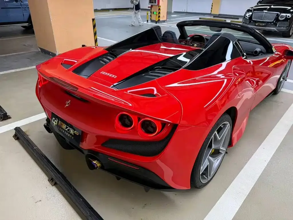 Ferrari F8 — фото 10