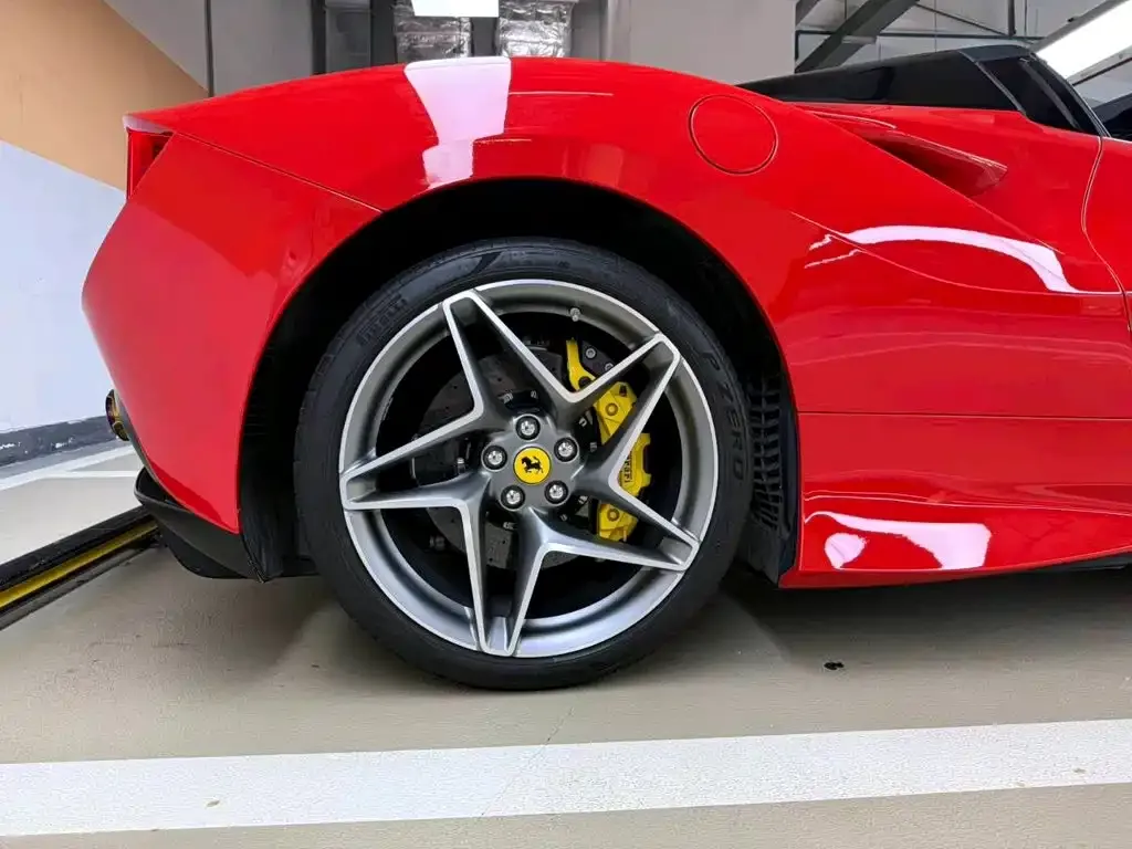 Ferrari F8 — фото 7