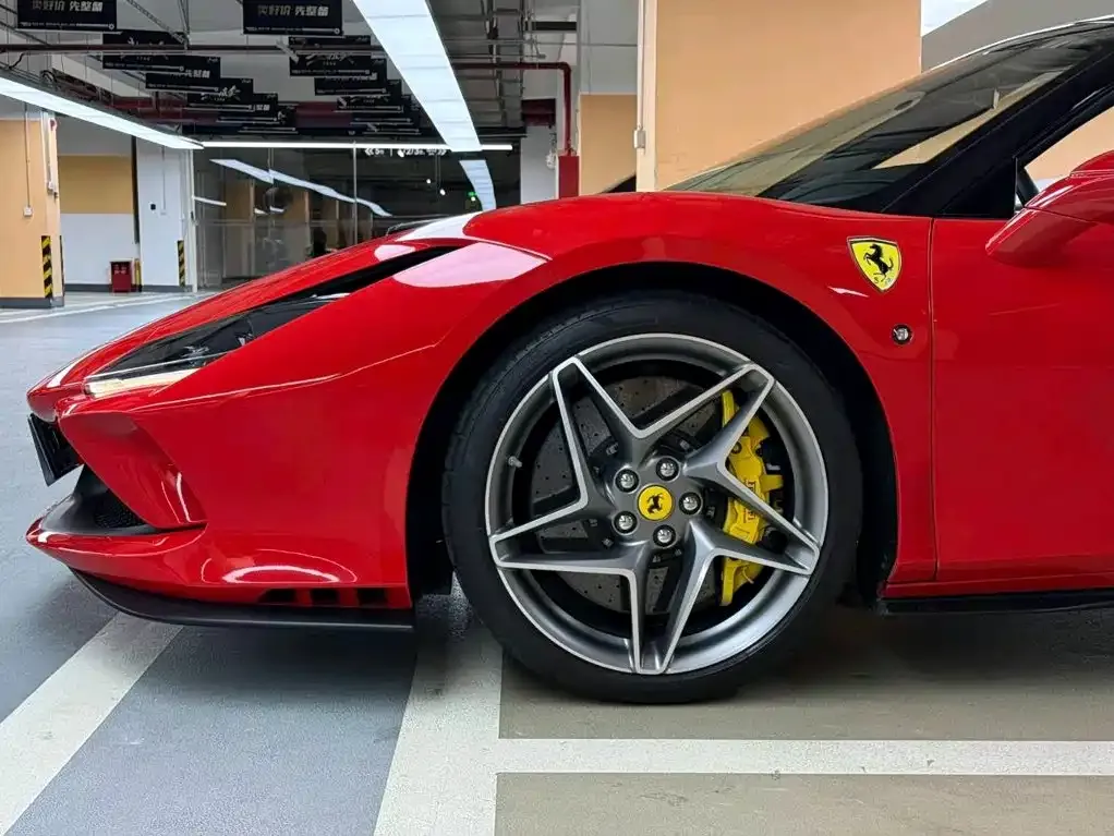 Ferrari F8 — фото 6