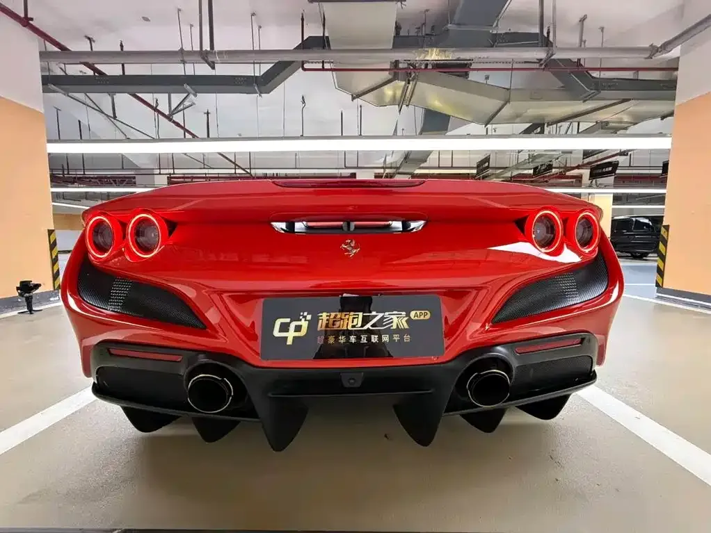 Ferrari F8 — фото 8
