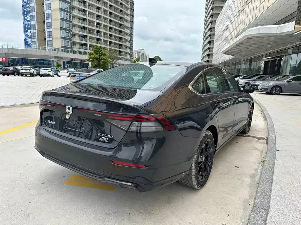 Honda Accord — фото 6