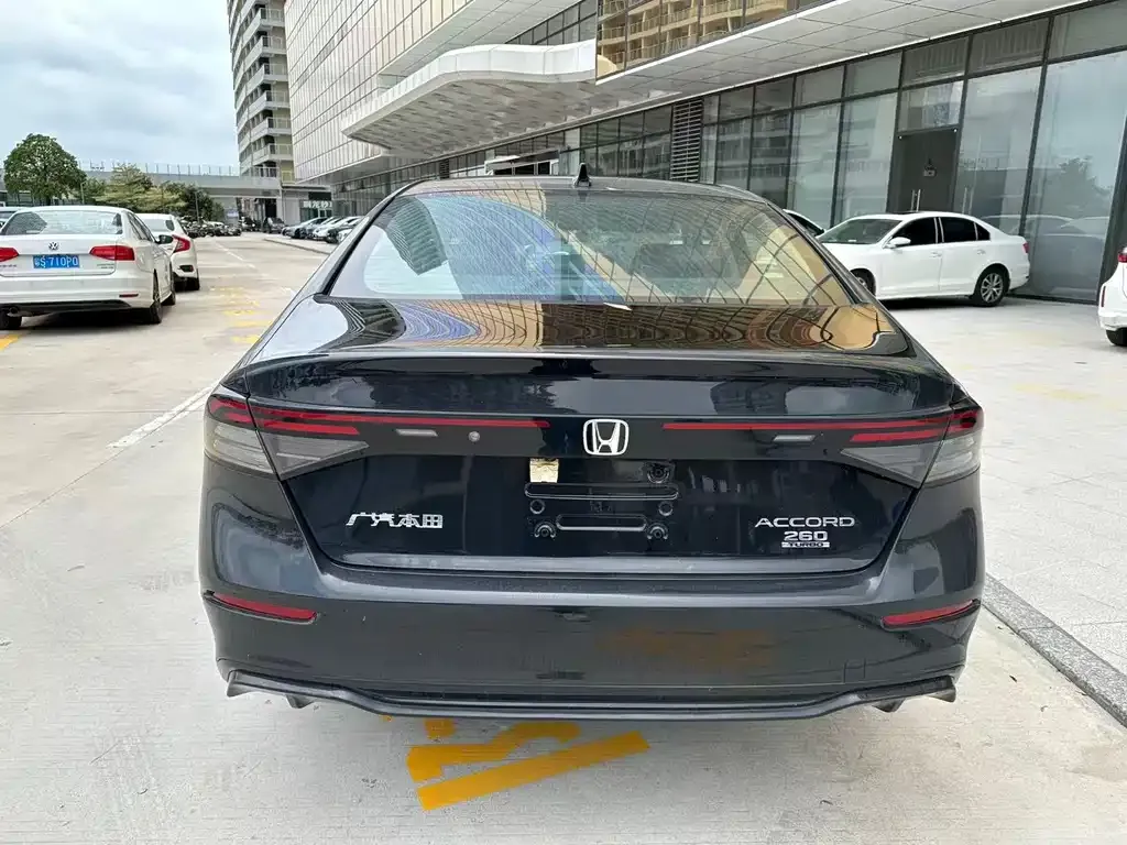 Honda Accord — фото 9