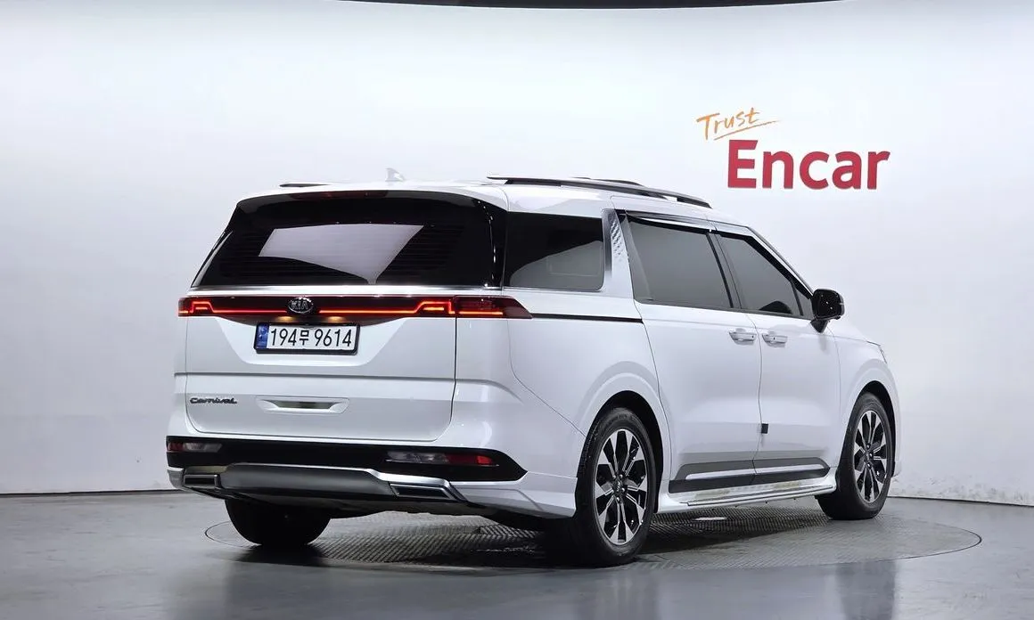 Kia Carnival — фото 4