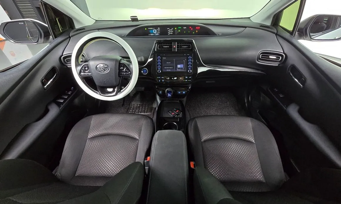 Toyota Prius — фото 6