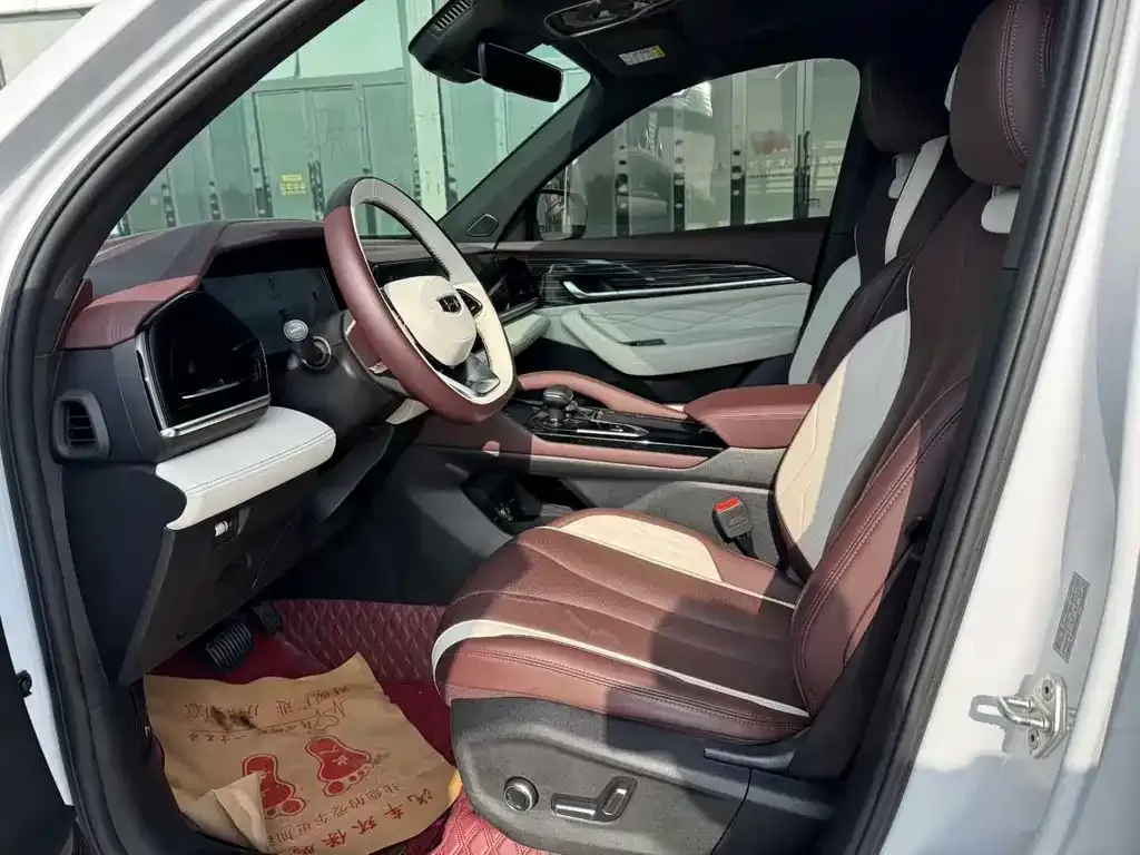 Geely Xingyue L — фото 8