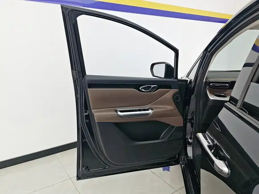 GAC Motor Trumpchi E8 — фото 7