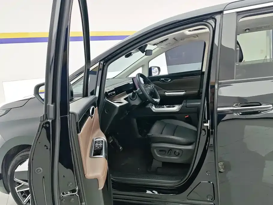 GAC Motor Trumpchi E8 — фото 10