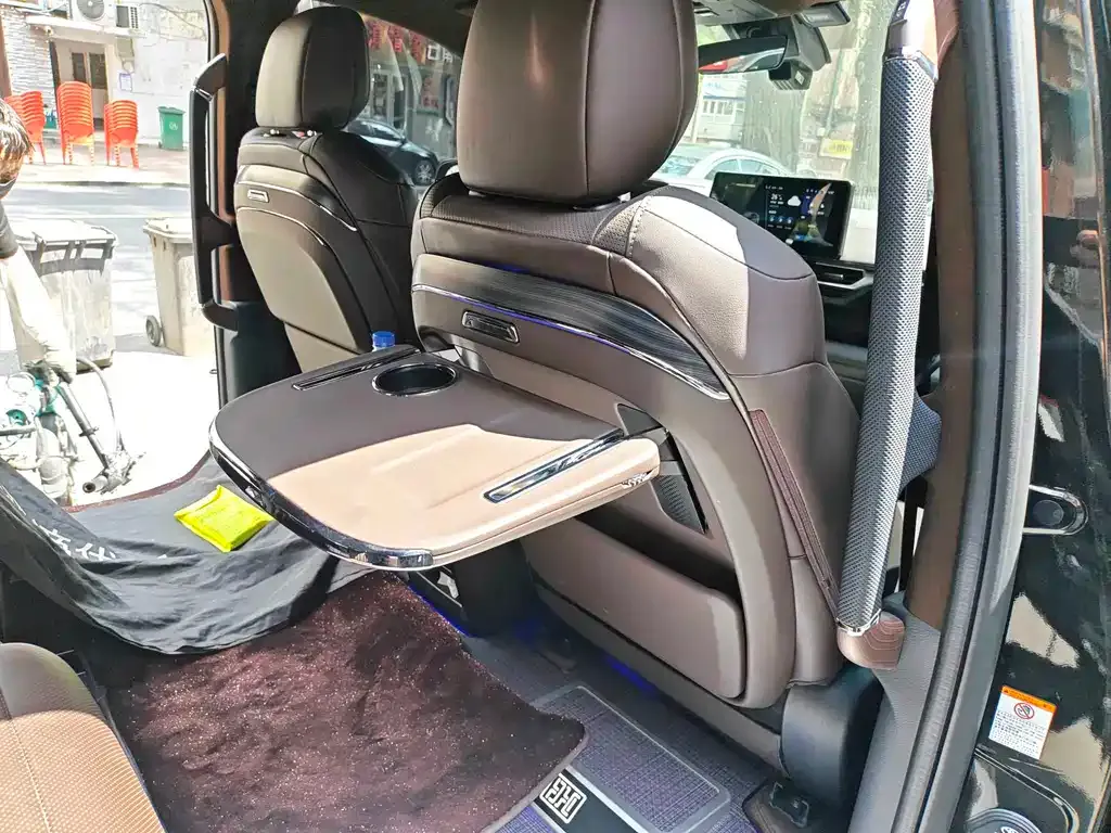 Toyota Granvia — фото 9