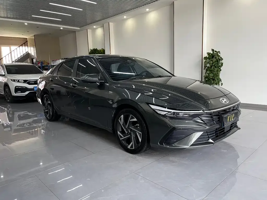 Hyundai Elantra — фото 4