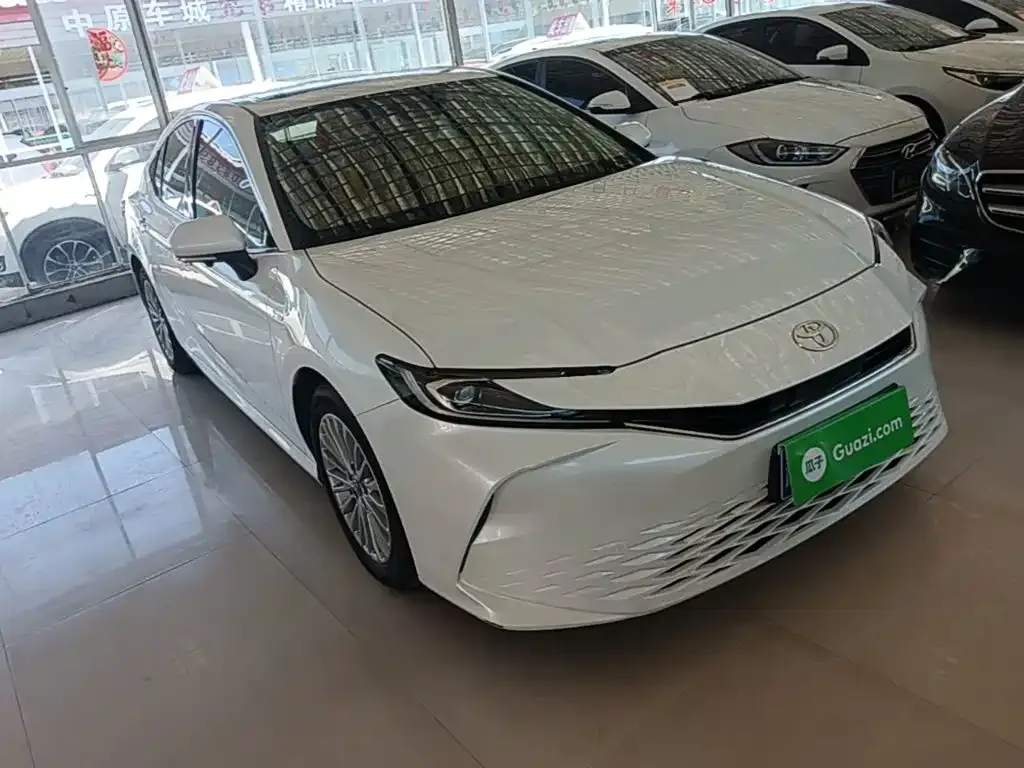 Toyota Camry — фото 5