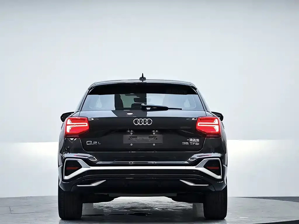 Audi Q2L — фото 3