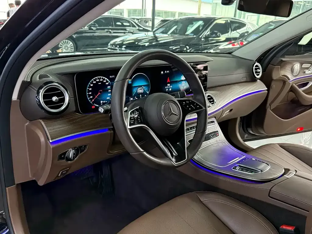 Mercedes-Benz E-Class — фото 5