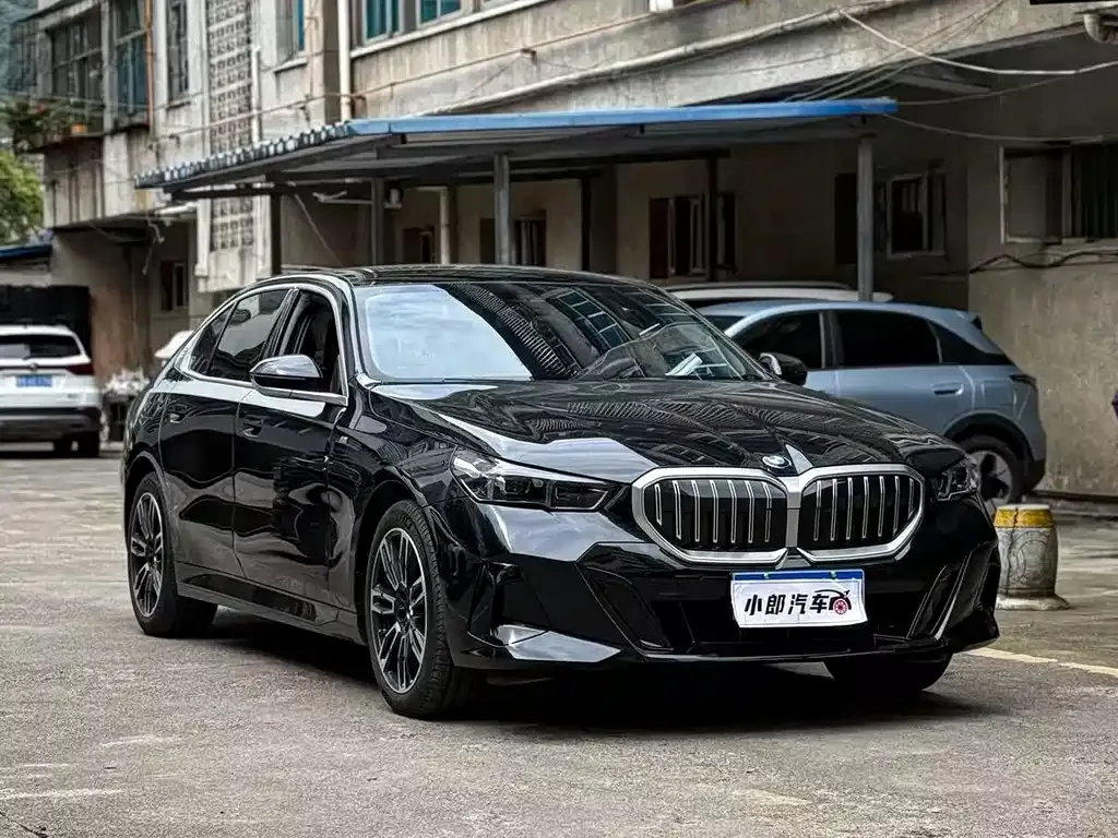 BMW 5 Series — фото 2
