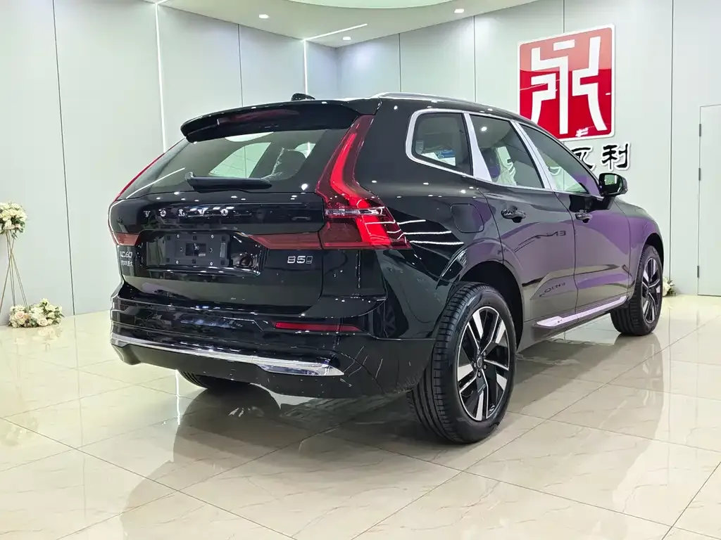 Volvo XC60 — фото 4