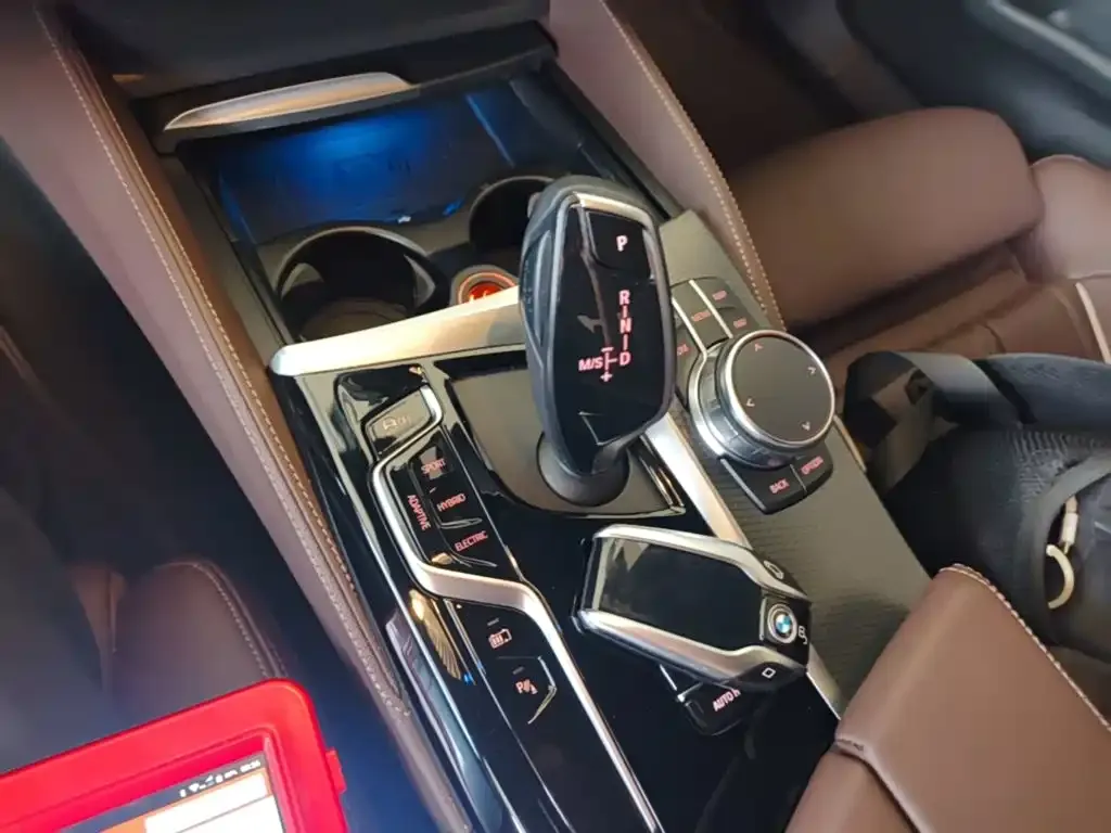 BMW 5 Series New Energy — фото 8