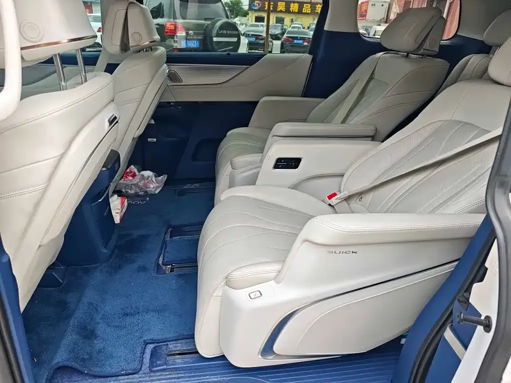 Buick GL8 Hybrid — фото 9