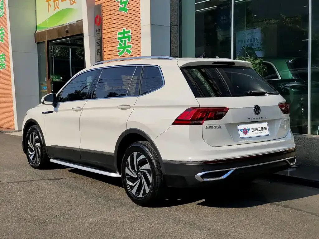Volkswagen Tiguan L — фото 2