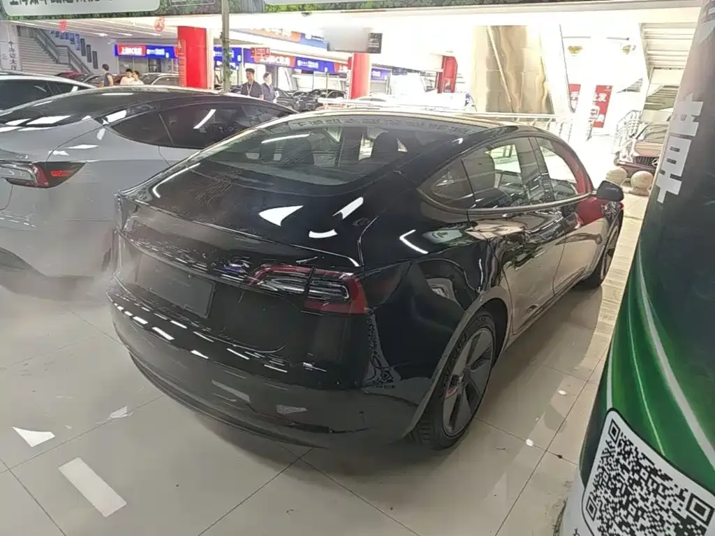Tesla Model 3 — фото 2