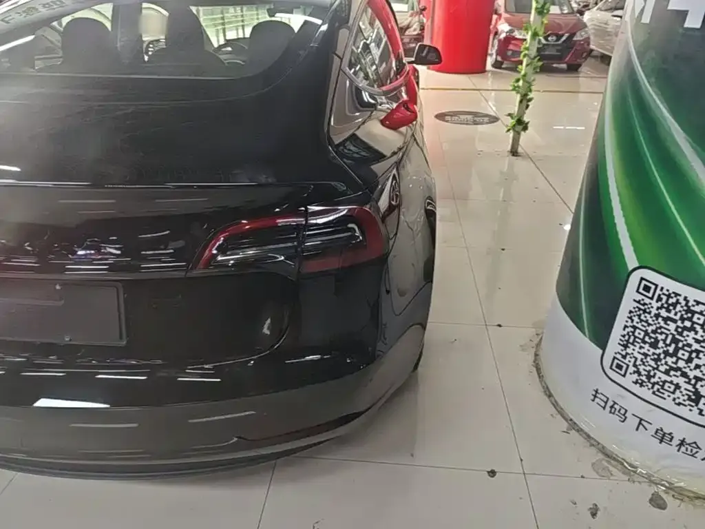Tesla Model 3 — фото 10