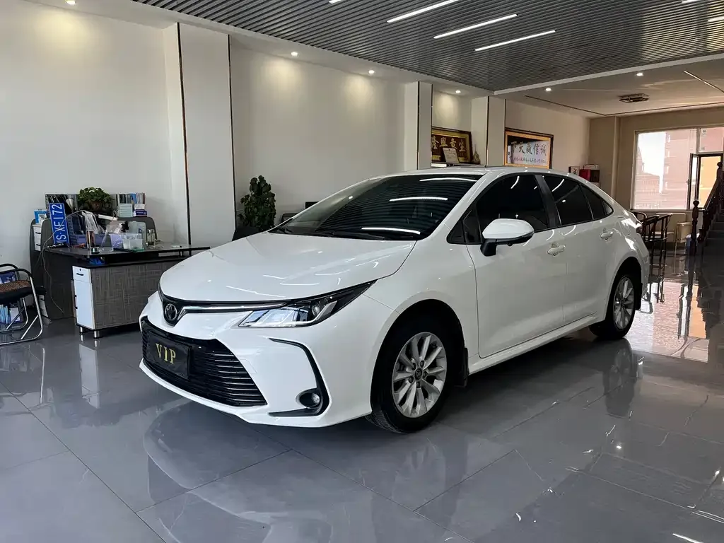 Toyota Corolla — фото 1