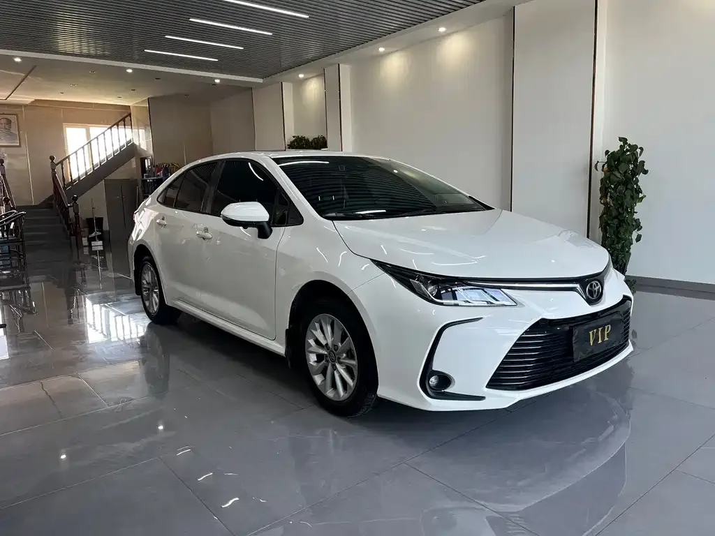 Toyota Corolla — фото 5