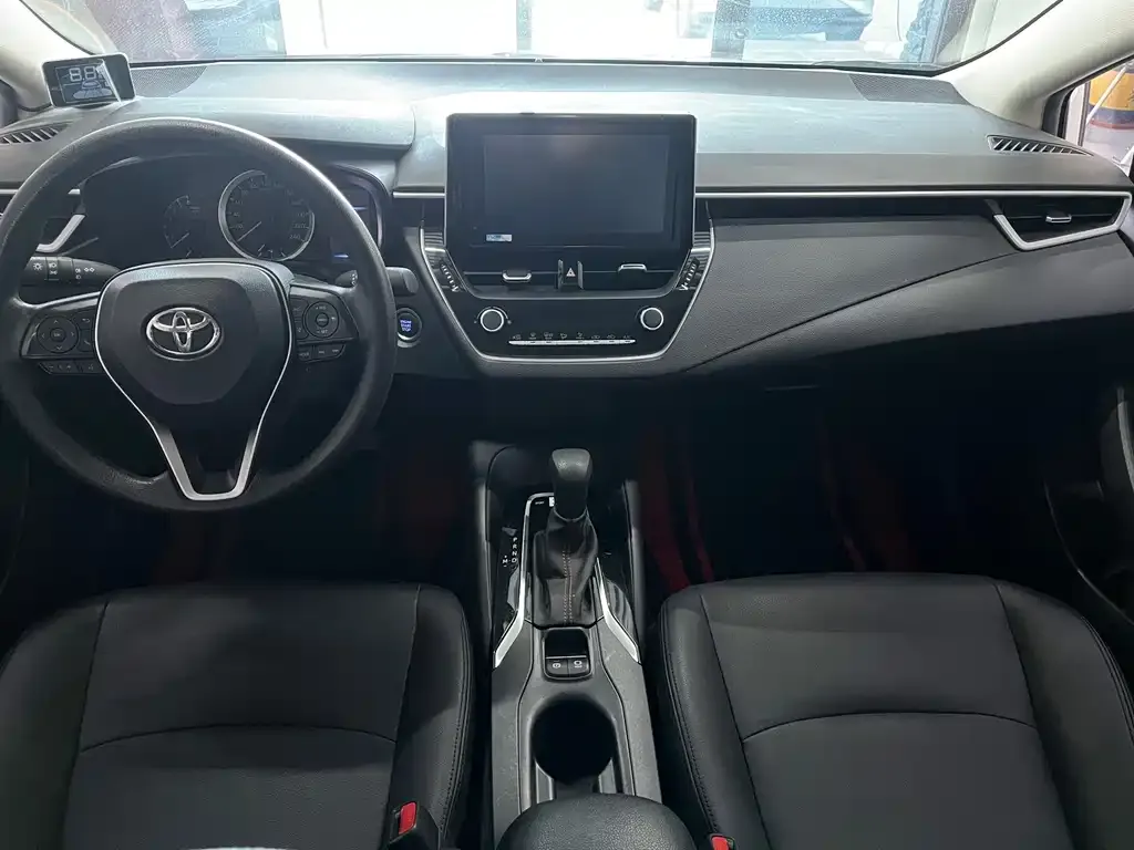 Toyota Corolla — фото 10