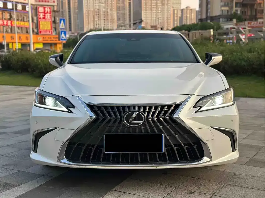 Lexus ES — фото 5