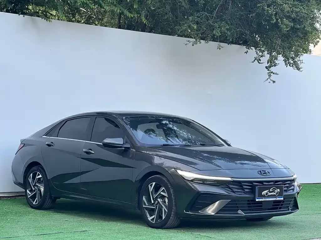 Hyundai Elantra — фото 4