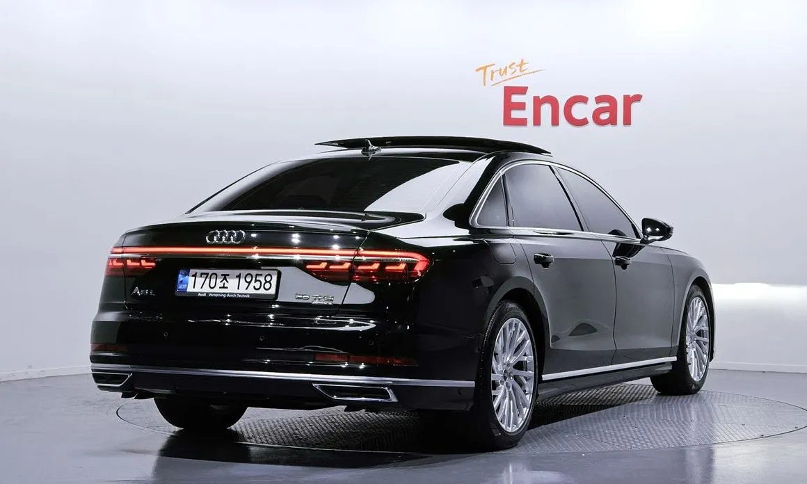Audi A8 — фото 2